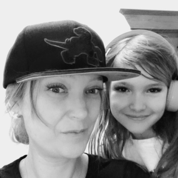 Meet your Posher, Moxie - Picture 2 of 7